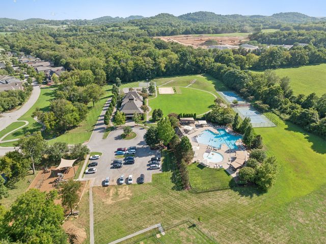 2868 Americus Dr, Thompsons Station, TN 37179