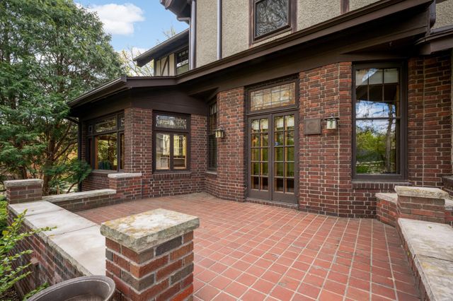 2418 W 22nd Street, Minneapolis, MN 55405