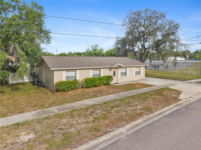 1221 E COURT STREET, Tarpon Springs, FL 34689