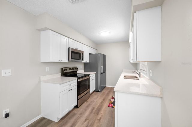 1221 E COURT STREET, Tarpon Springs, FL 34689