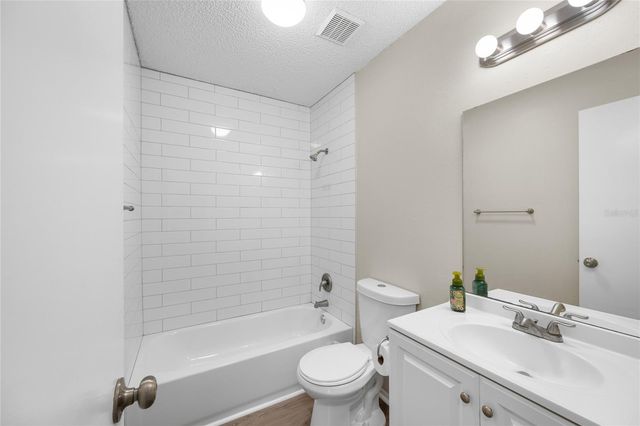 1221 E COURT STREET, Tarpon Springs, FL 34689