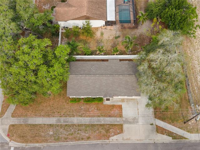 1221 E COURT STREET, Tarpon Springs, FL 34689