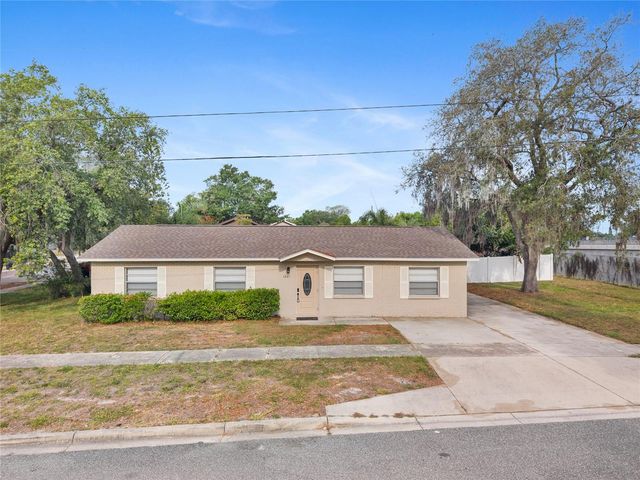 1221 E COURT STREET, Tarpon Springs, FL 34689