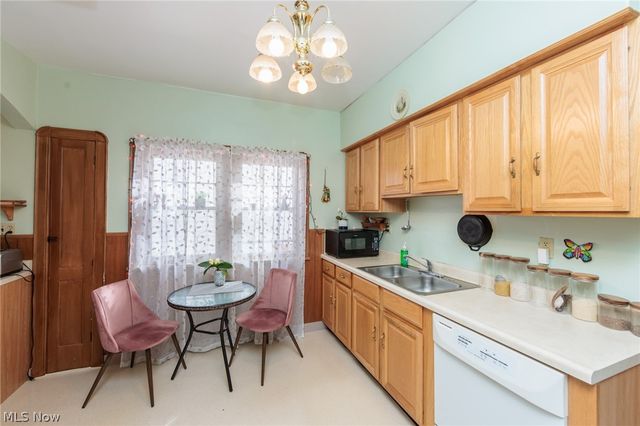 5601 Delora Avenue, Cleveland, OH 44144