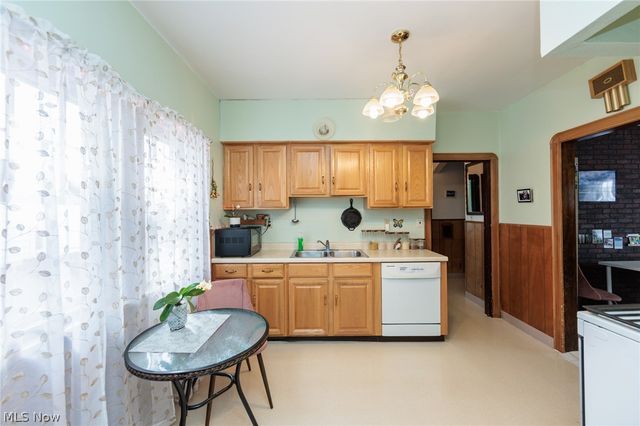 5601 Delora Avenue, Cleveland, OH 44144