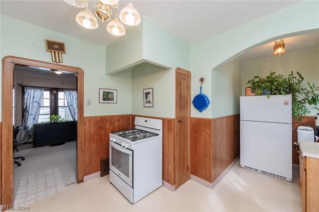 5601 Delora Avenue, Cleveland, OH 44144