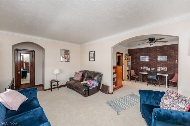 5601 Delora Avenue, Cleveland, OH 44144