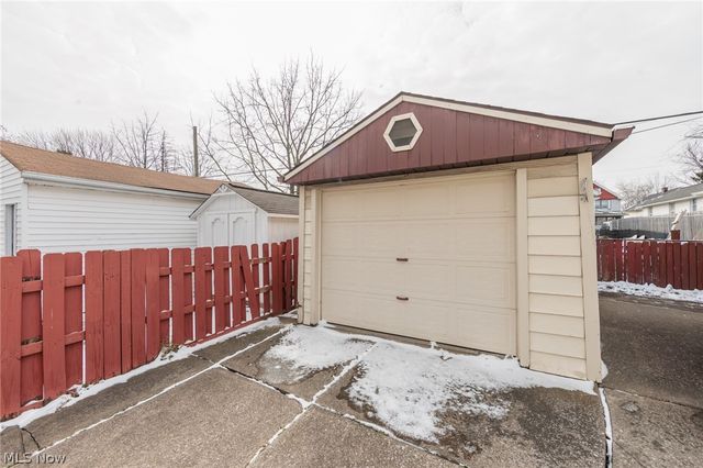 5601 Delora Avenue, Cleveland, OH 44144