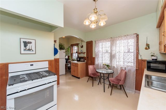 5601 Delora Avenue, Cleveland, OH 44144