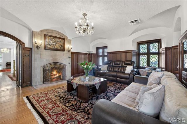 1601 S Warson Road, Ladue, MO 63124