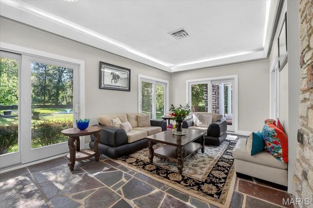 1601 S Warson Road, Ladue, MO 63124