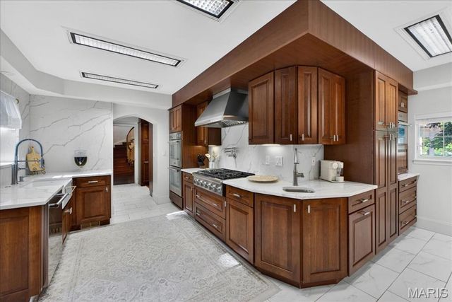 1601 S Warson Road, Ladue, MO 63124
