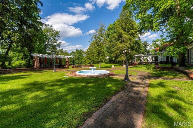 1601 S Warson Road, Ladue, MO 63124