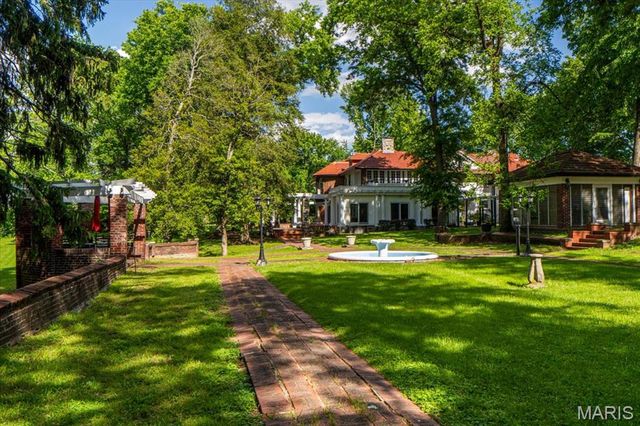 1601 S Warson Road, Ladue, MO 63124