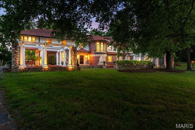 1601 S Warson Road, Ladue, MO 63124