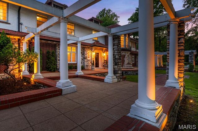 1601 S Warson Road, Ladue, MO 63124