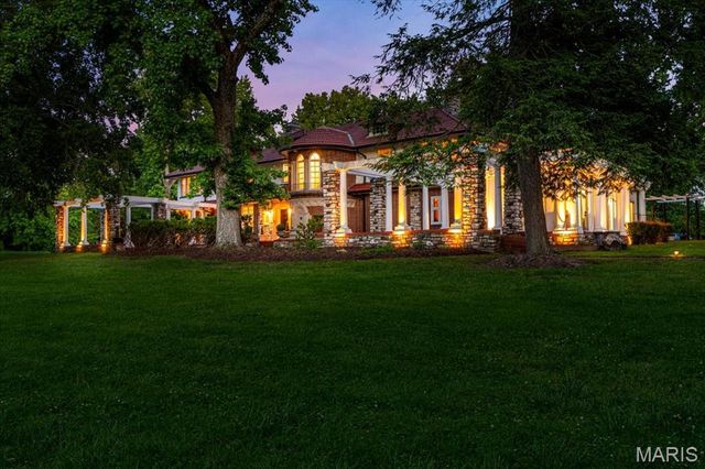 1601 S Warson Road, Ladue, MO 63124