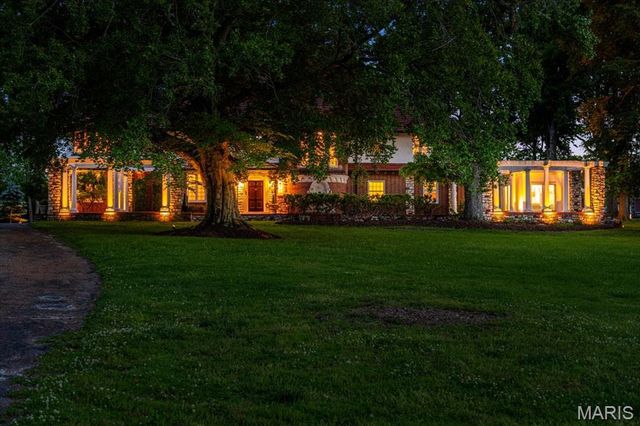 1601 S Warson Road, Ladue, MO 63124