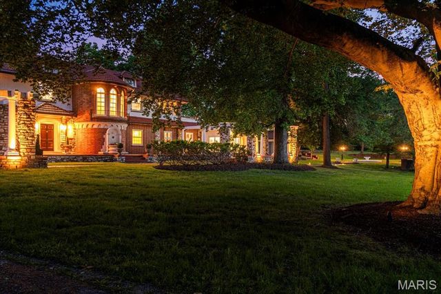 1601 S Warson Road, Ladue, MO 63124