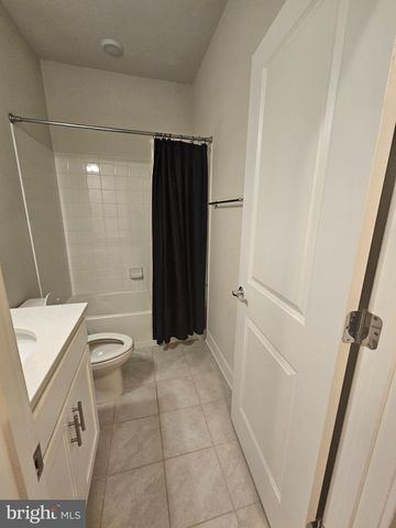 5 MORRISON DR, Gaithersburg, MD 20878