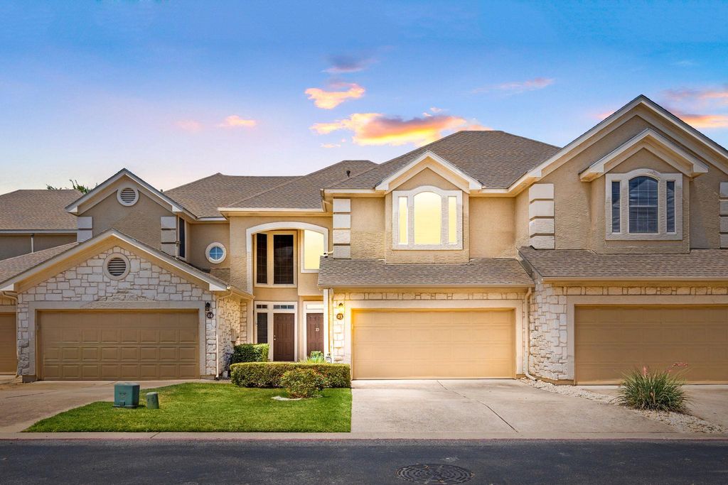 3300 Forest Creek DR 23, Round Rock, TX 78664