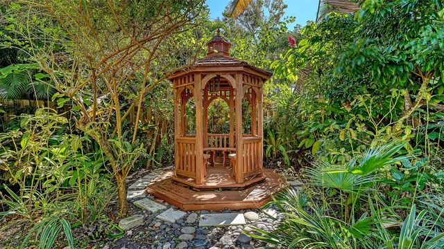 1934 DATURA STREET, Sarasota, FL 34239