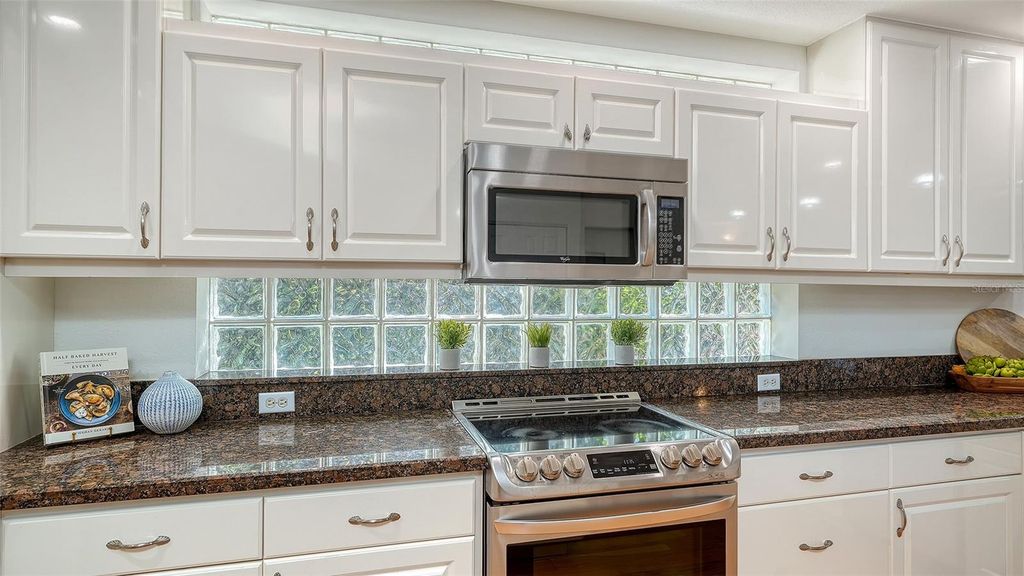 Image 20 of property listing at 1934 DATURA STREET, Sarasota, FL 34239