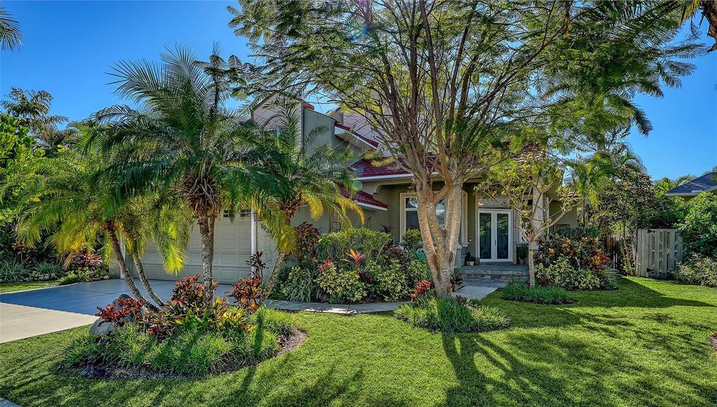 Image 4 of property listing at 1934 DATURA STREET, Sarasota, FL 34239