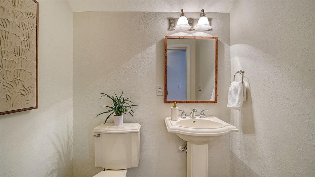 Image 33 of property listing at 1934 DATURA STREET, Sarasota, FL 34239