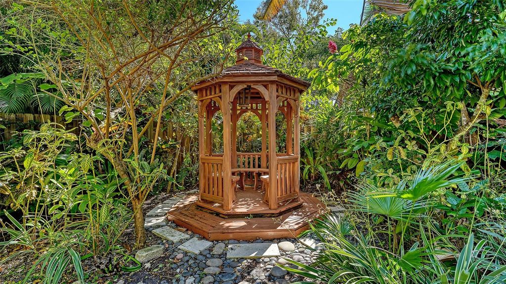 Image 52 of property listing at 1934 DATURA STREET, Sarasota, FL 34239