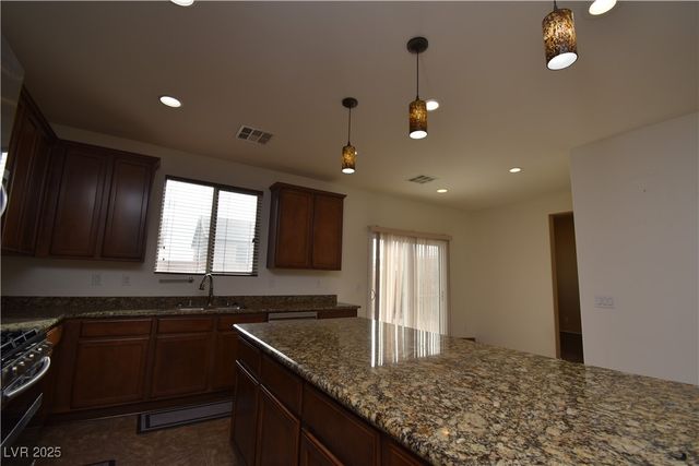 10511 Loma Portal Avenue, Las Vegas, NV 89166