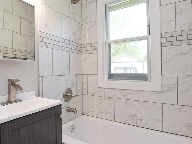 6 HALL Street, Council Bluffs, IA 51503