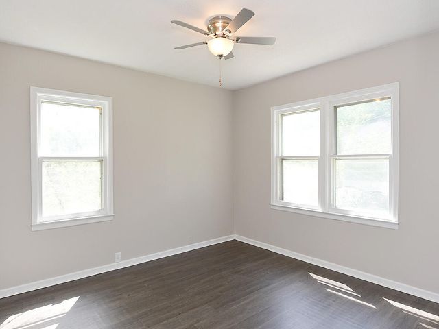 6 HALL Street, Council Bluffs, IA 51503