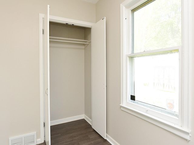 6 HALL Street, Council Bluffs, IA 51503