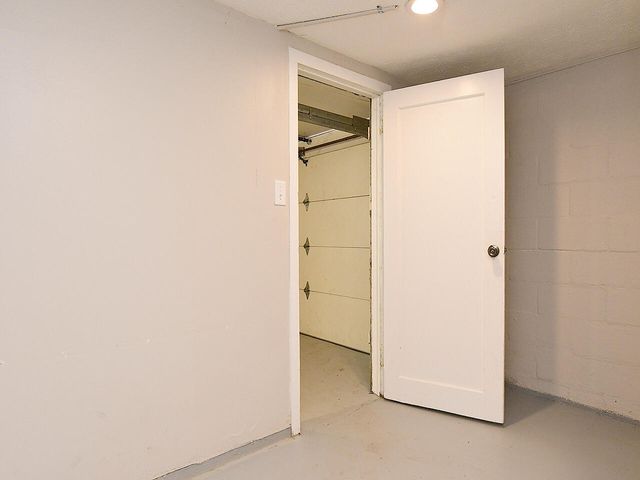6 HALL Street, Council Bluffs, IA 51503