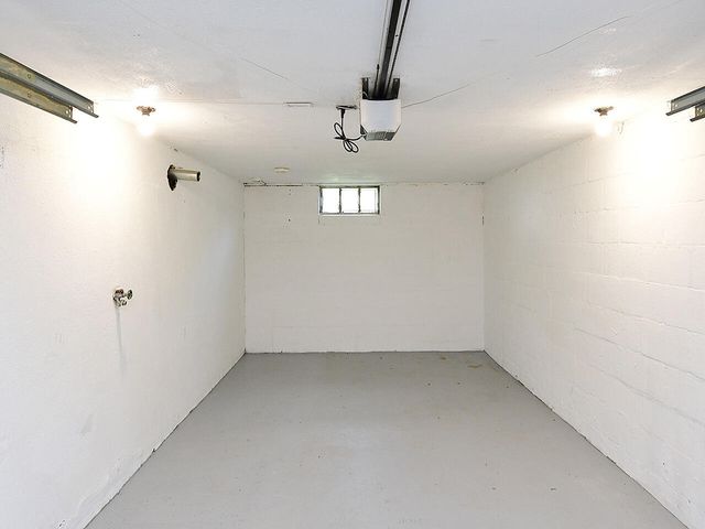 6 HALL Street, Council Bluffs, IA 51503