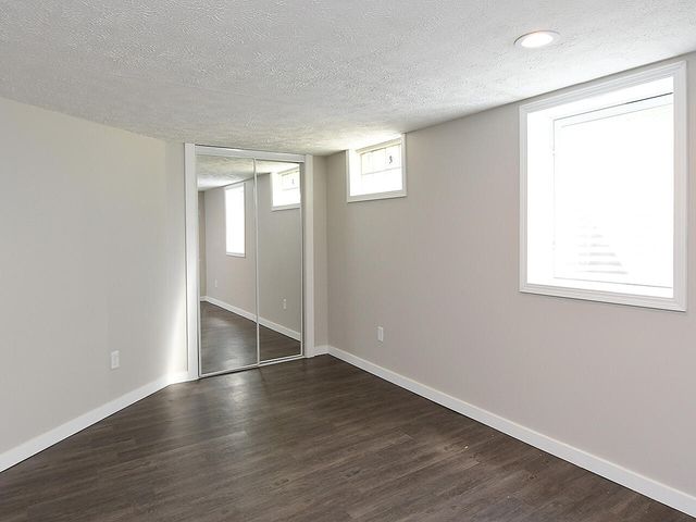 6 HALL Street, Council Bluffs, IA 51503