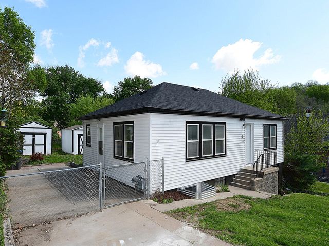 6 HALL Street, Council Bluffs, IA 51503