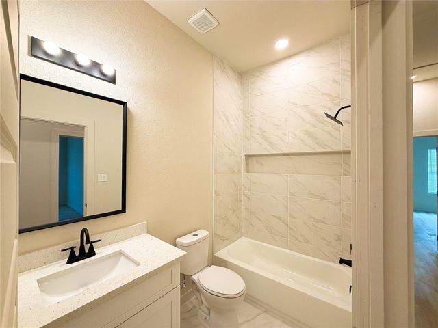 103 E Lobit Avenue, Baytown, TX 77520