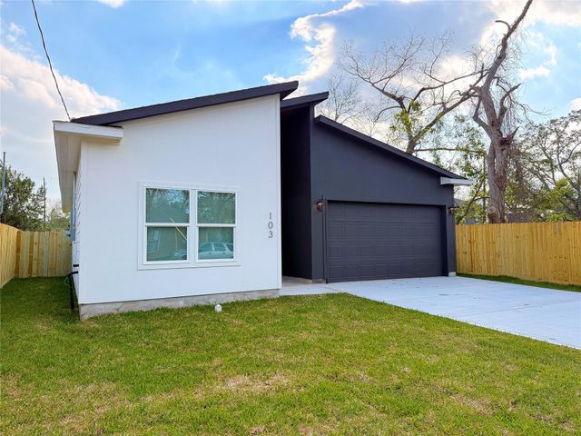 103 E Lobit Avenue, Baytown, TX 77520