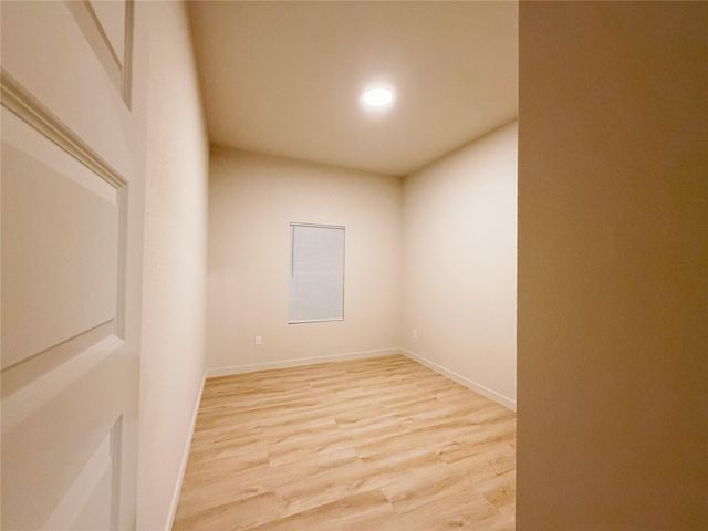 103 E Lobit Avenue, Baytown, TX 77520