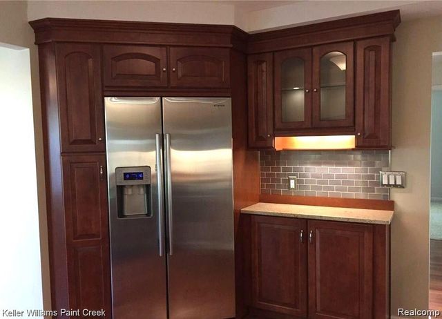 1886 Ruby Avenue, Rochester Hills, MI 48309
