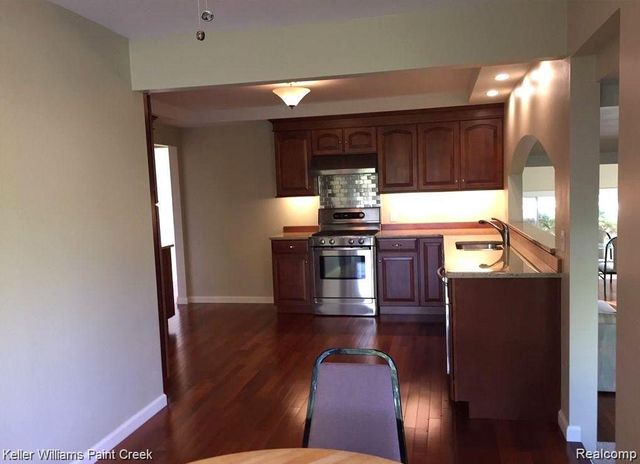 1886 Ruby Avenue, Rochester Hills, MI 48309