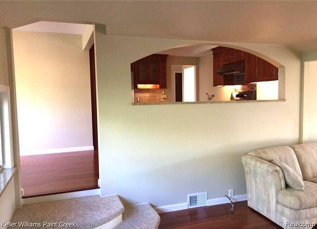 1886 Ruby Avenue, Rochester Hills, MI 48309