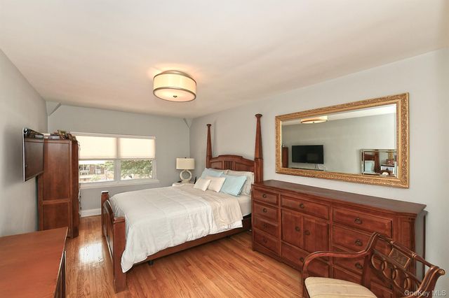 3250 32nd Street, Astoria, NY 11106