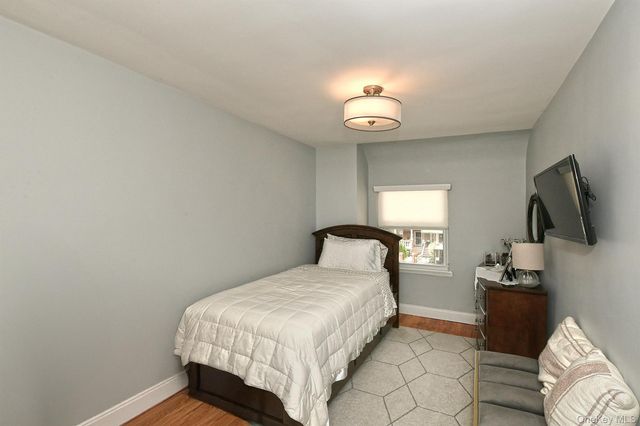 3250 32nd Street, Astoria, NY 11106