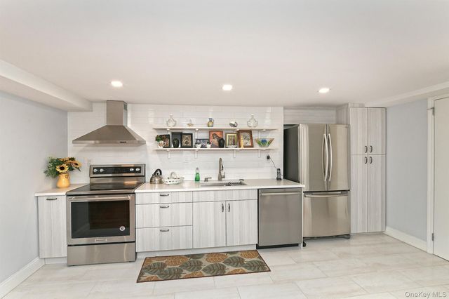 3250 32nd Street, Astoria, NY 11106