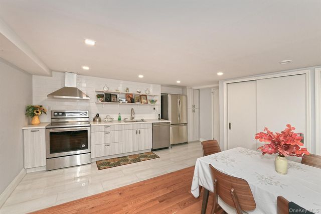 3250 32nd Street, Astoria, NY 11106