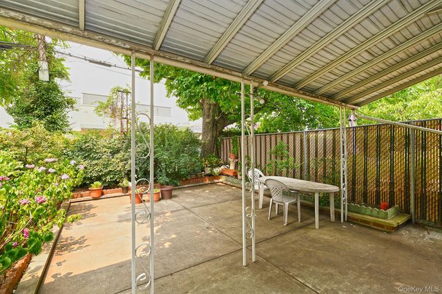 3250 32nd Street, Astoria, NY 11106