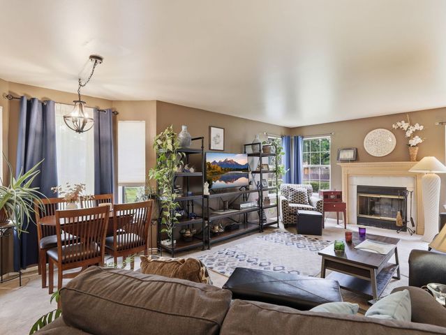 4420 Edinburg Lane, Hanover Park, IL 60133